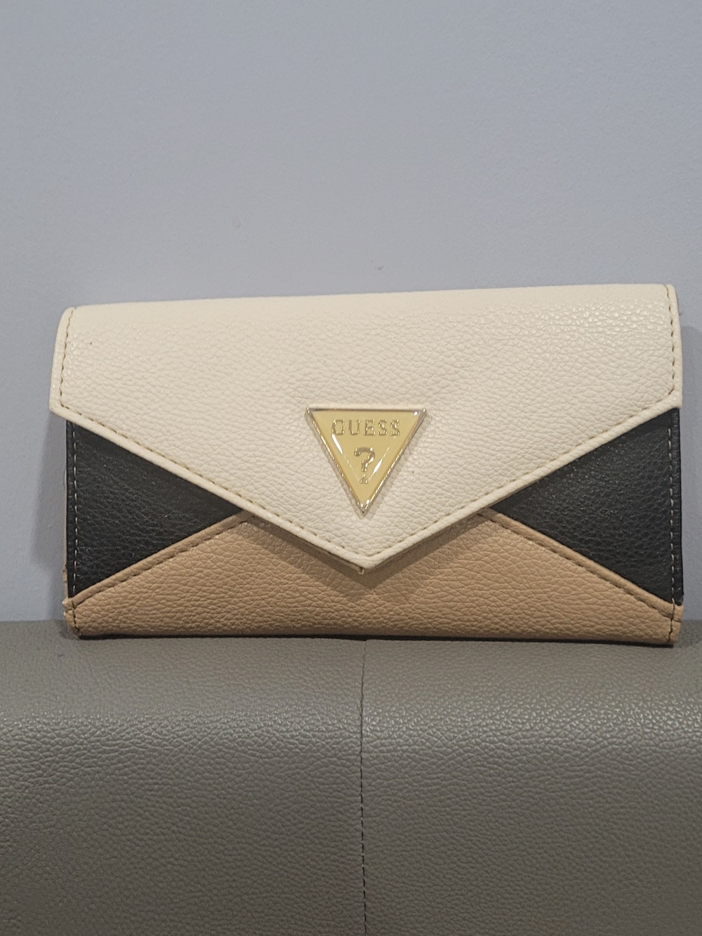 GUESS Colorblocked Envelope Wallet in Cream, Black & Tan